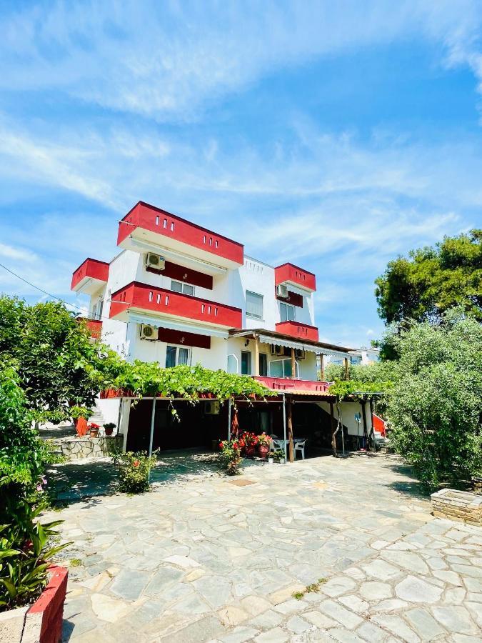 Achinora Potos Hotel Exterior photo